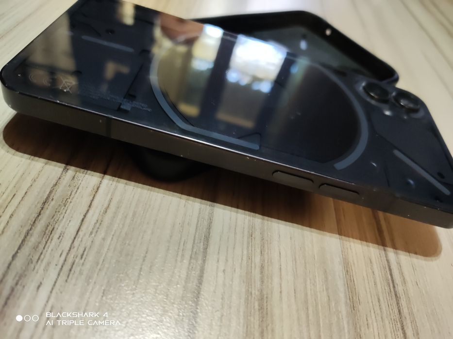 Nothing phone one 8+8/256продава/бартер