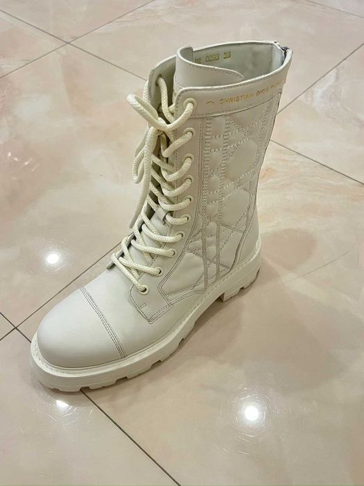 Продавам кожени боти Dior номер 38