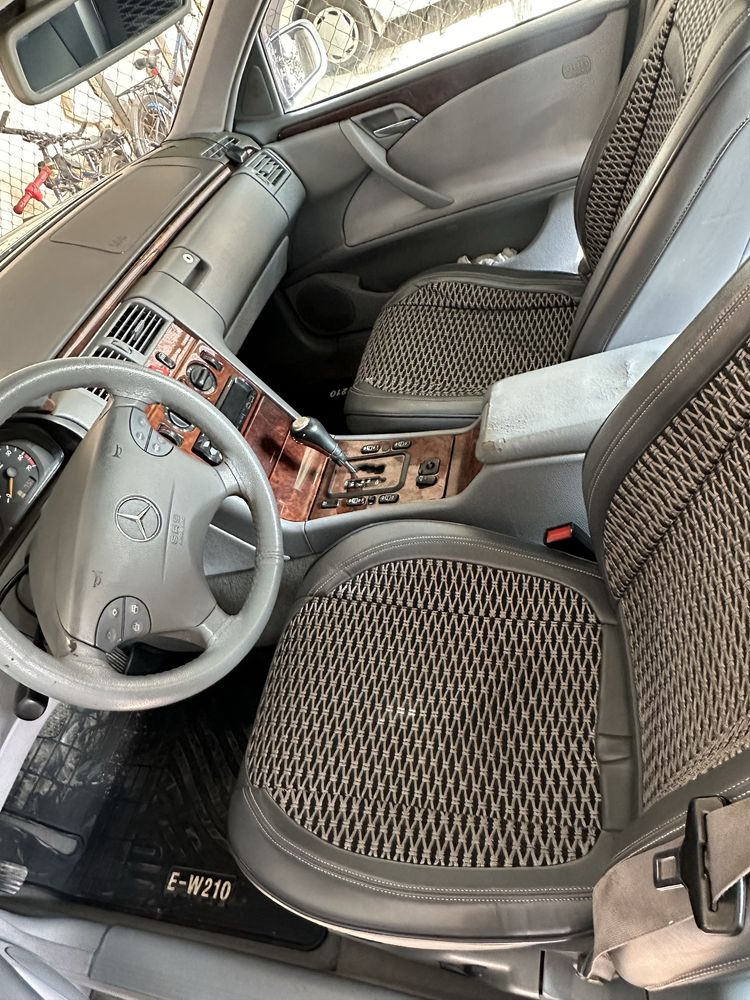 Mercedes benz e200 w210