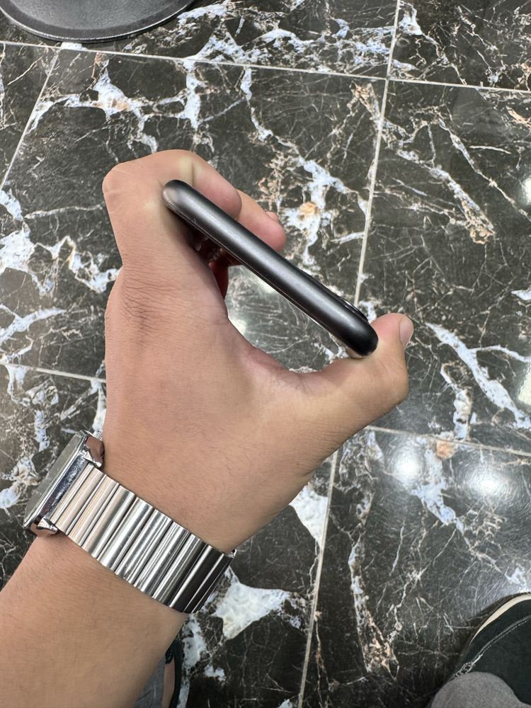 iPhone 11 yengi 300$