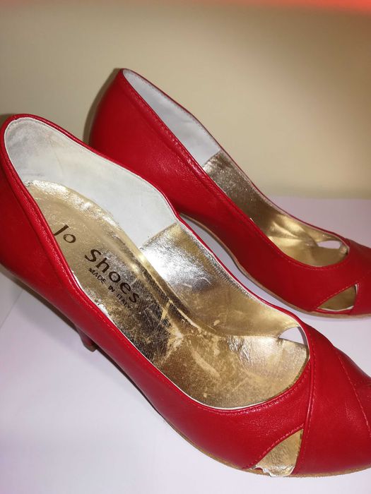 Pantofi din piele fabricati in Italia