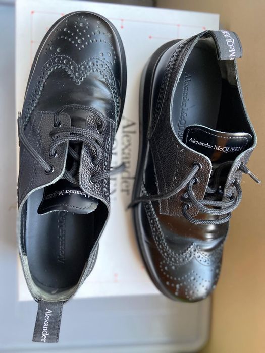 Pantofi Alexander McQueen, model brogue, mas.43