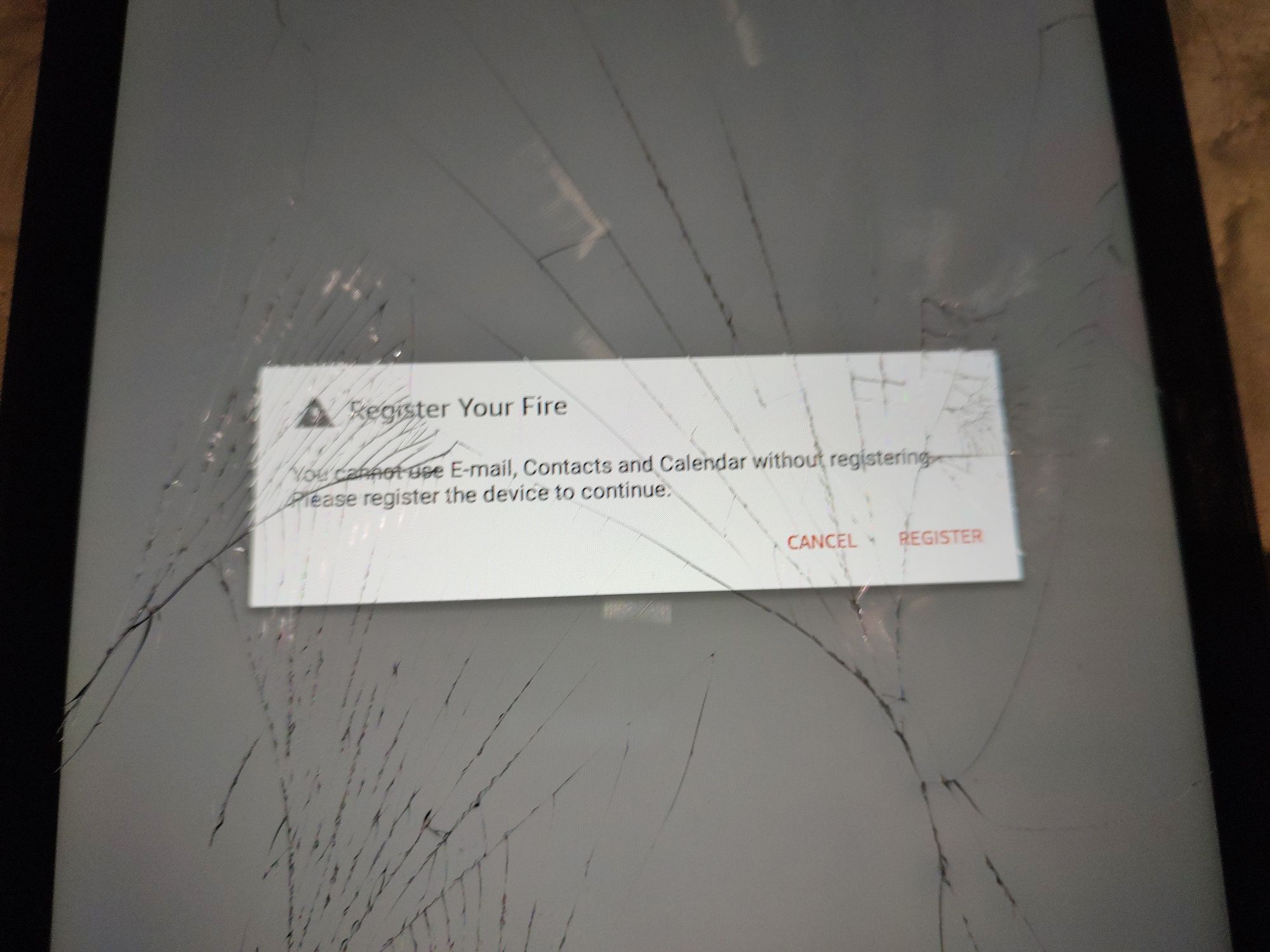 Amazon-tableta (are display fisurat)