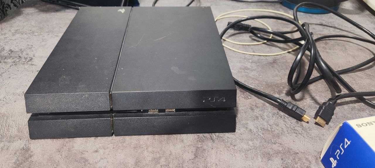 Продам sony playstation 4