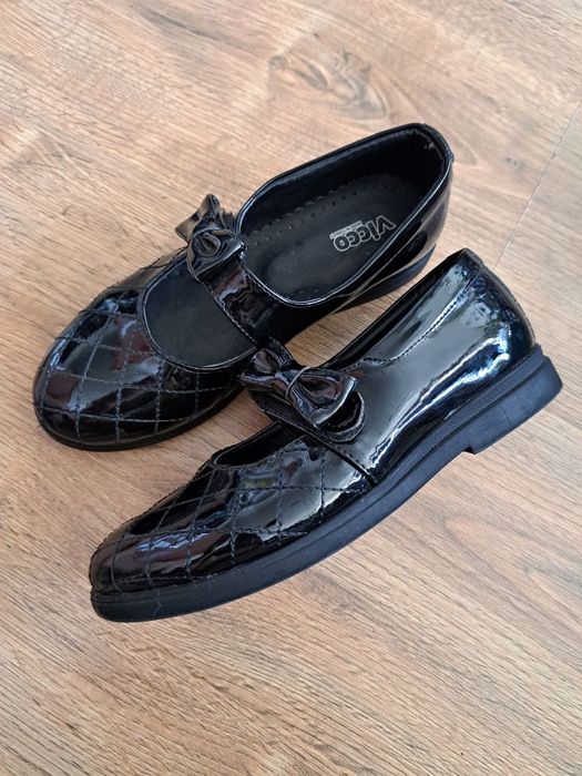 Туфельки чёрные 31 размер