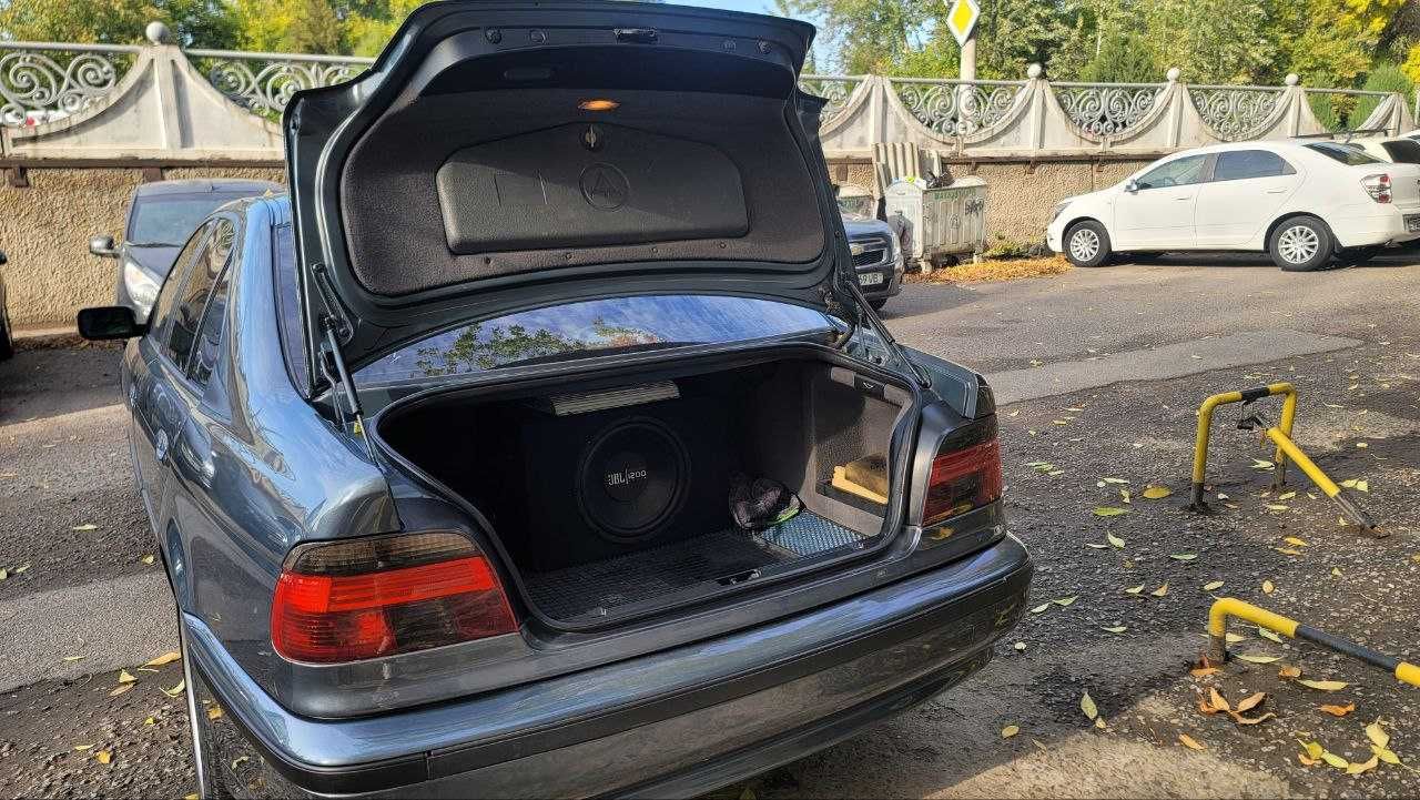 Продаётся автомобиль BMW