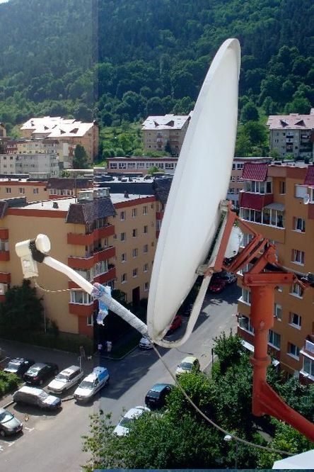 Antenă satelit televizor+receptor+L.n.c.