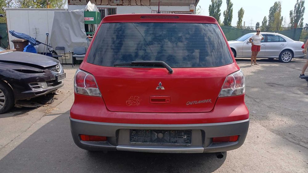 Dezmembrez Mitsubishi Outlander 2.0 Benzina Din 2005 - 4G63