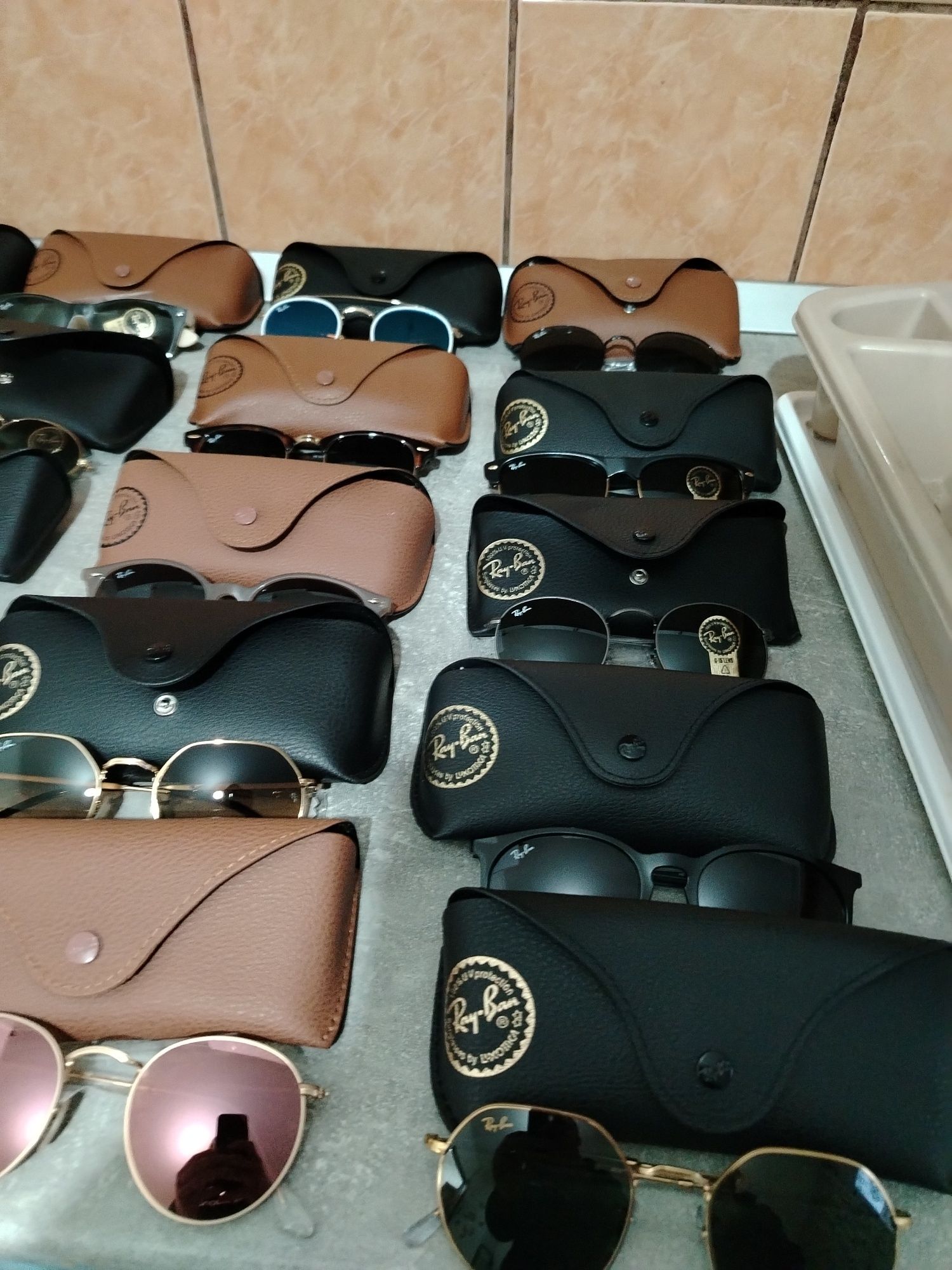 Se vinde ochelari de soare Ray Ban