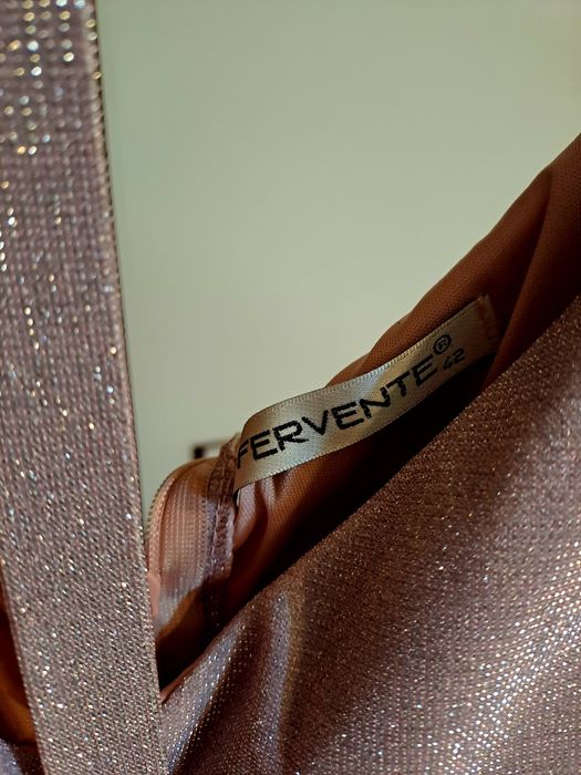 Vand rochie de evenimente deosebita