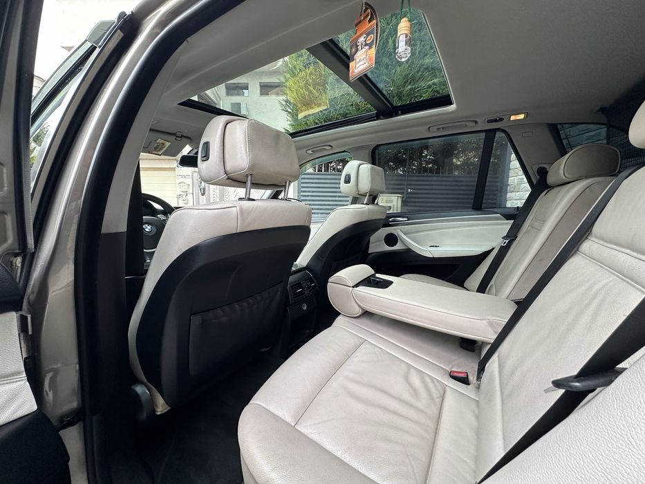Bmw x5 3.0sd xd 286cp panoramic navi carplay camera spate intretinut