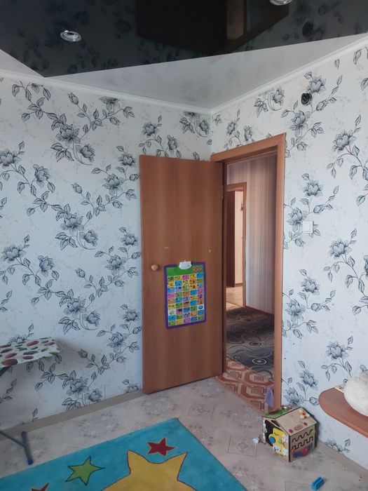 Продам 4 комнатную  квартиру.