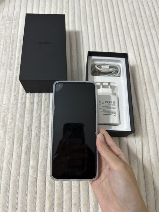 Продам Oppo Reno 7 черного цвета