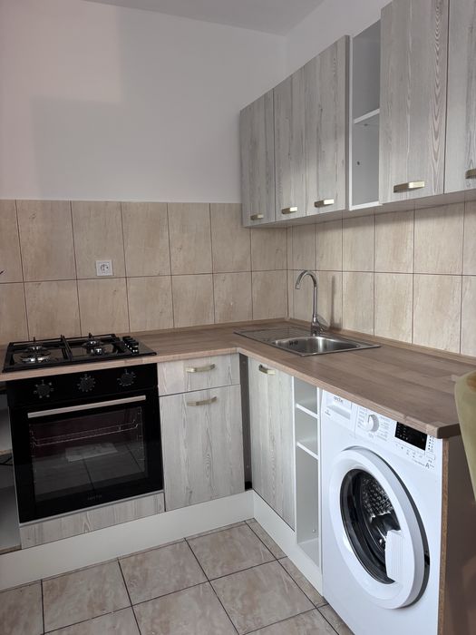 Inchiriez apartament Stejarului Floresti