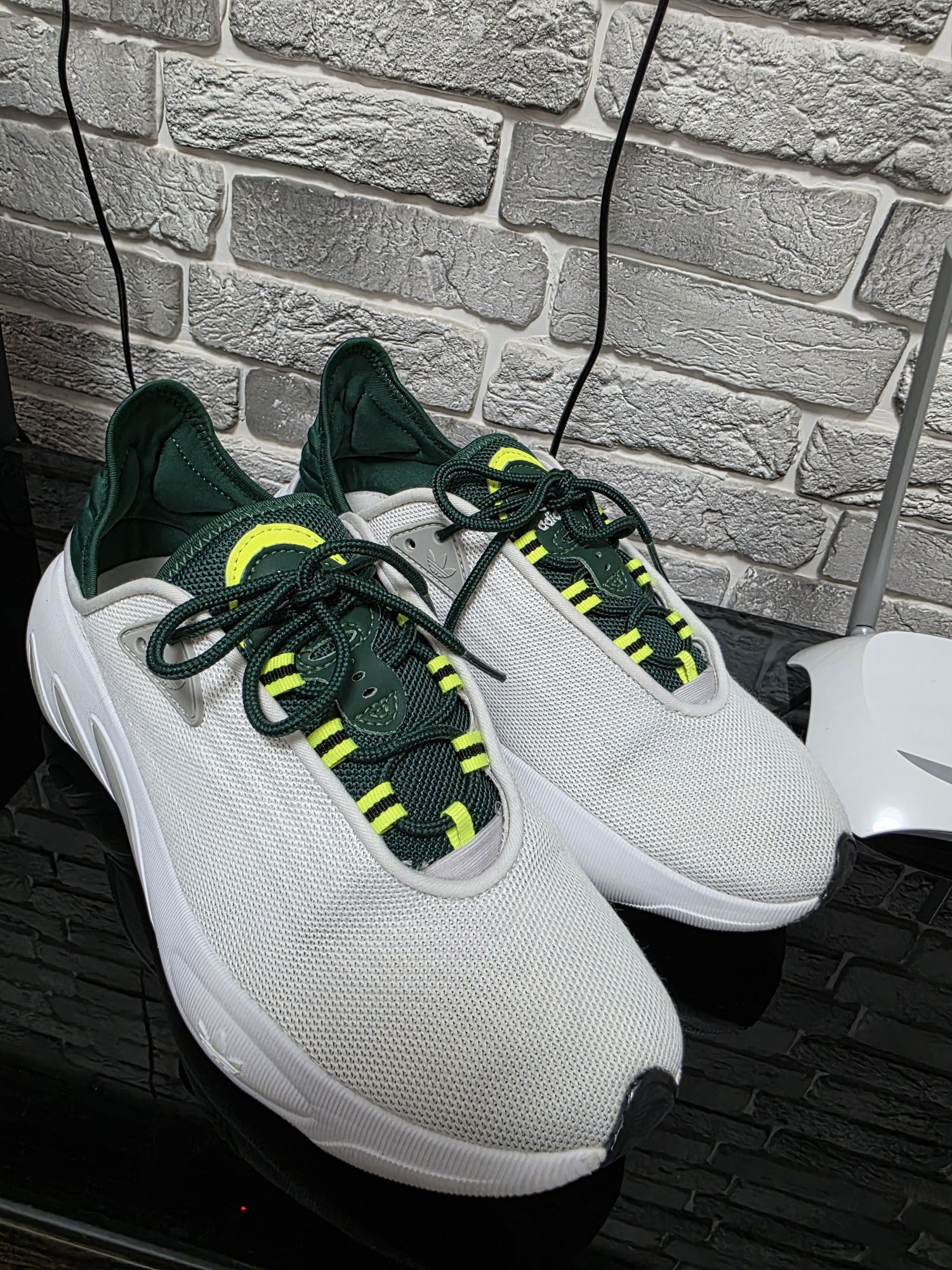 Оригинальные кроссовки Adidas
