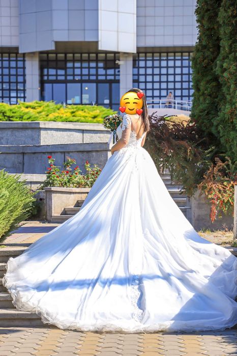 Rochie mireasa cu trena