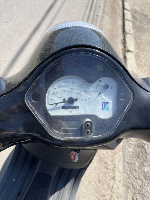 Vand sa schimb Scuter Vespa