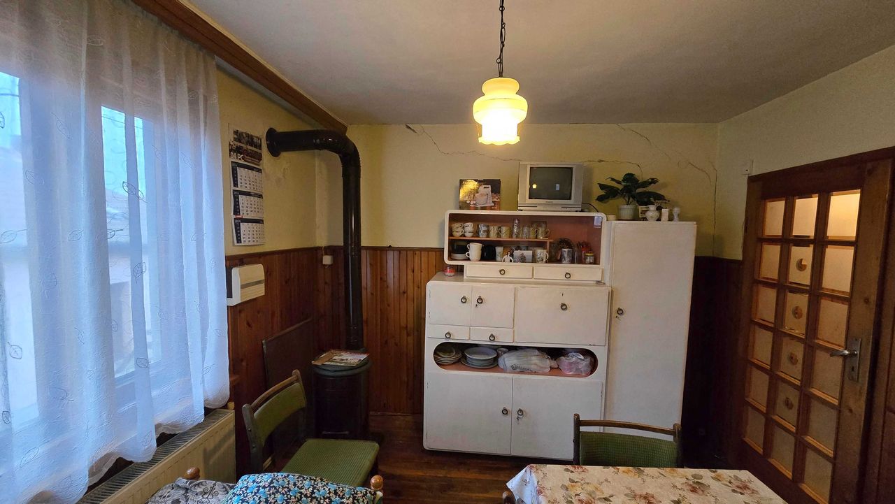 Продава се Къща в Брезник - 220 кв.м за 348 €/кв.м - Снимка #17