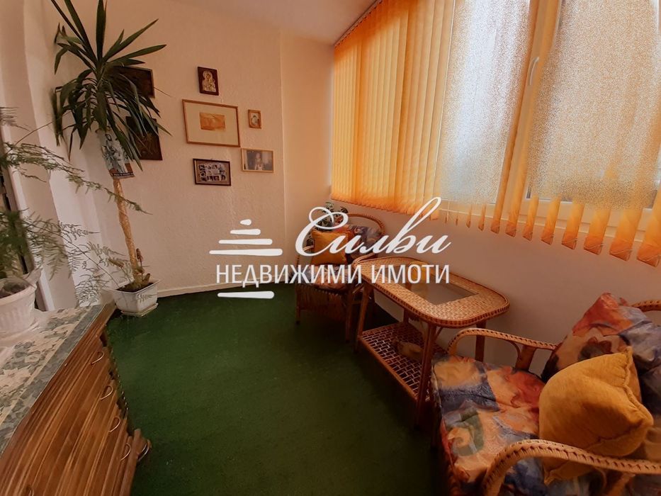 Просторен ЧЕТИРИСТАЕН апартамент в района на Пети полк!