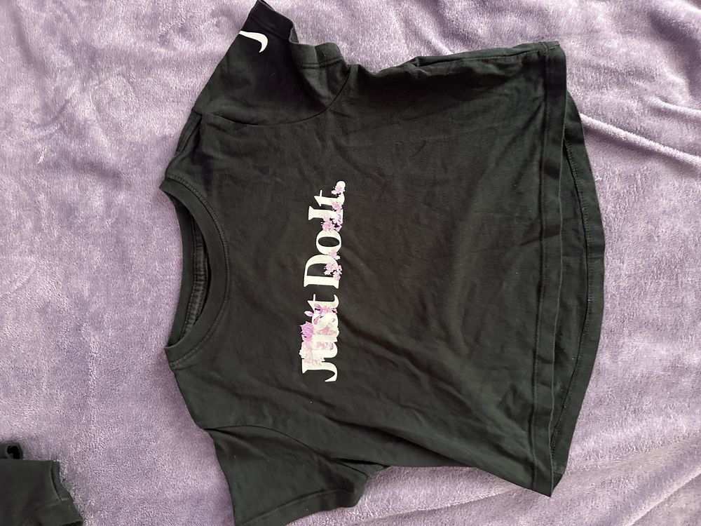 Дамска тениска Nike