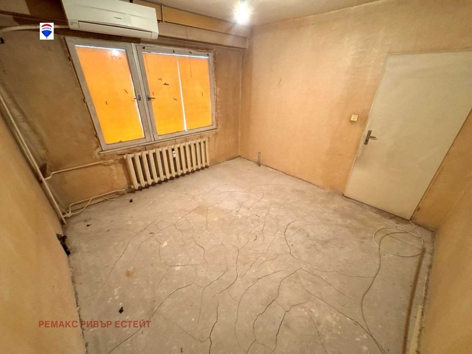 Двустаен апартамент за продажба кв. Родина 1