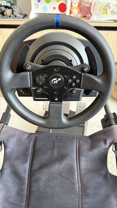 Volan Gaming cu pedale Thrustmaster T300 cu scaun Playseat