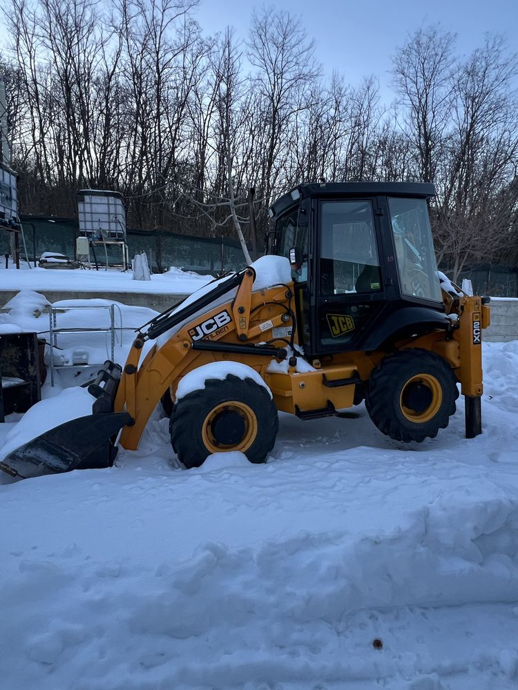 Vand BuldoexcavatorJCB 2CX an 2011 stare f. Buna