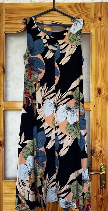 Платья новые не ношены