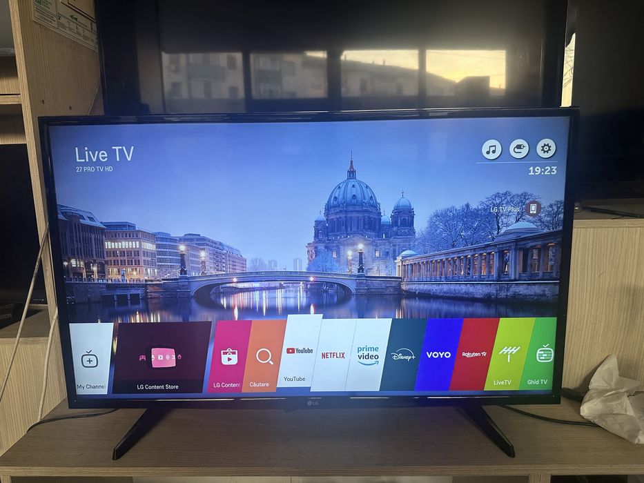 Smart tv 4k LG 110 cm pret 950 ron Garantie 3 luni