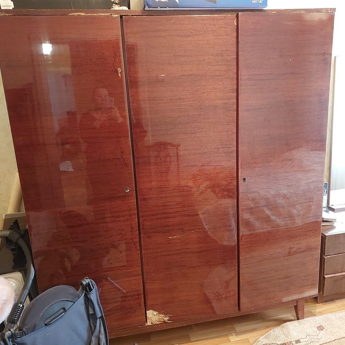 Продаётся шифоньер