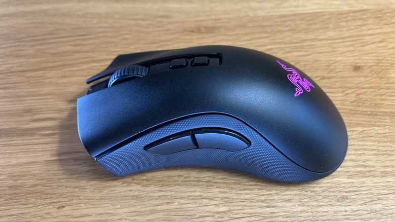 Razer DeathAdder V2 Pro Wireless–3 месеца ползвана 21 месеца гаранция!