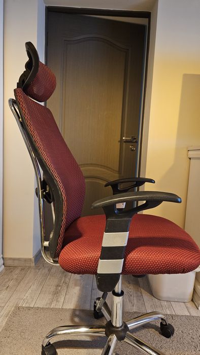 Scaune ergonomice premium Ergohuman V1 si V2 – proveniență firmă IT