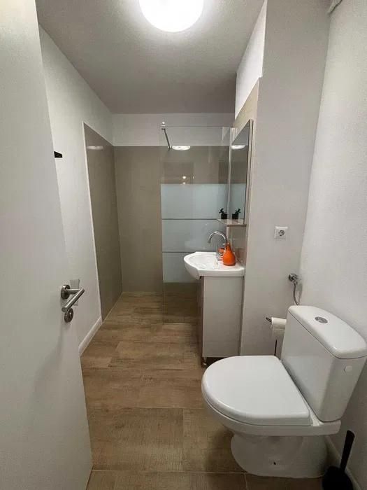 Închiriez apartament cu 3 camere in zona Odobescu