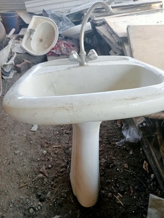 Продам коляска и раковину 3-шт