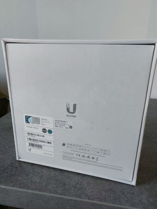 Access Point Ubiquiti UniFi UAP nanoHD MU-MIMO, Wave 2, nou SIGILAT