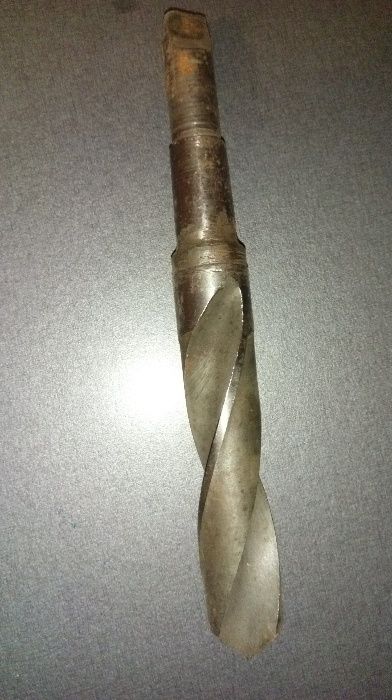 Свредло дълга база