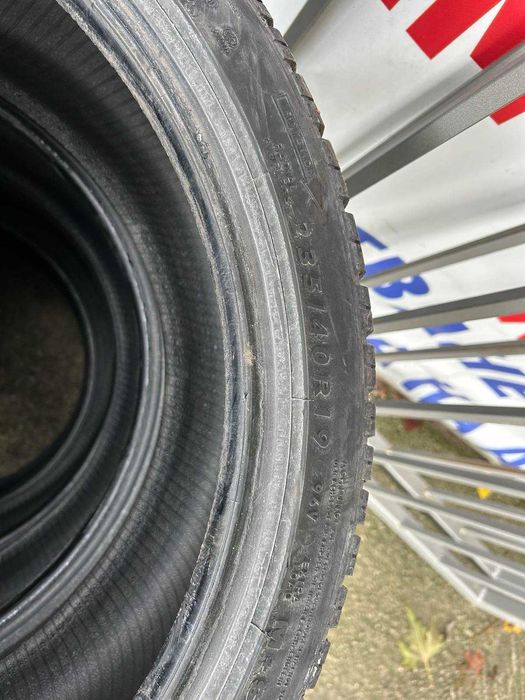 4 броя 235/40/19 96V Зимни гуми Dunlop winter sport