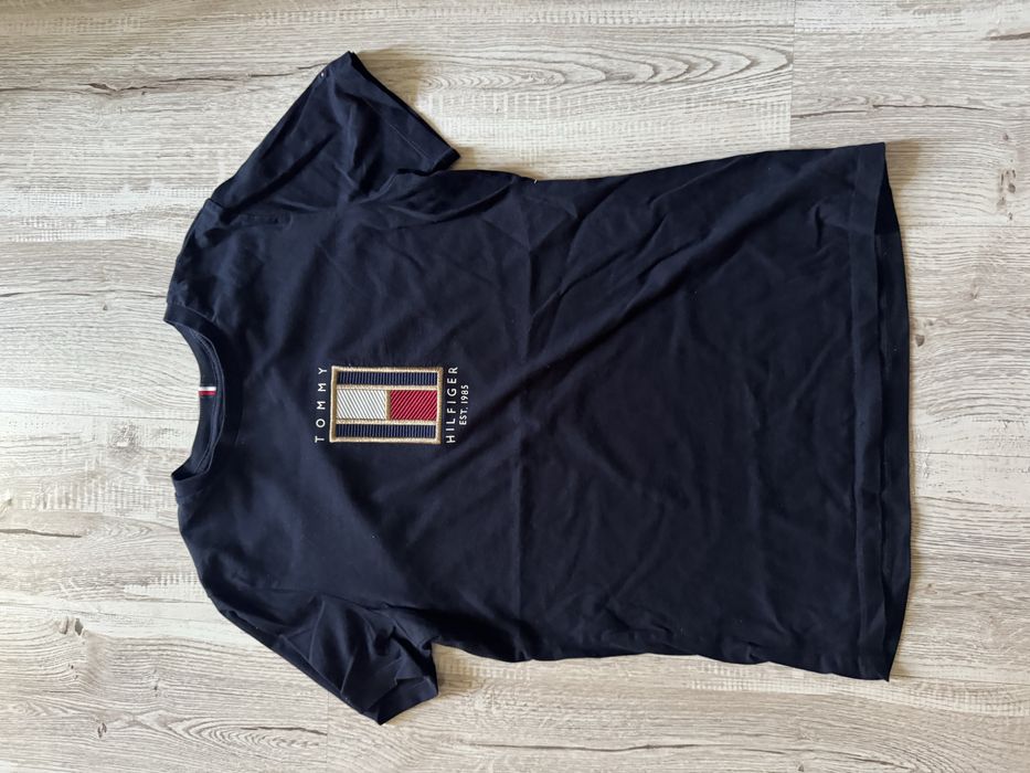 Tricou tommy baieti de vanzare!!
