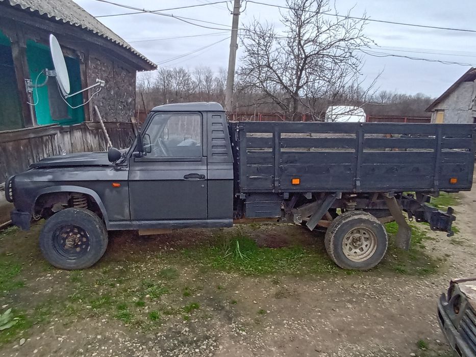Vând ARO camionetă
