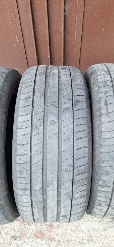 235 50 R17 Мишелин летни
