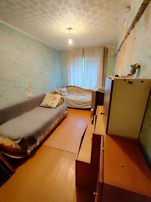 Продам 2 х комн. 2-20,  2 этаж.