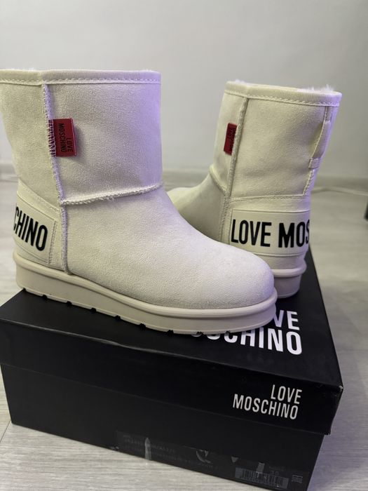 Cizme Love Moschino