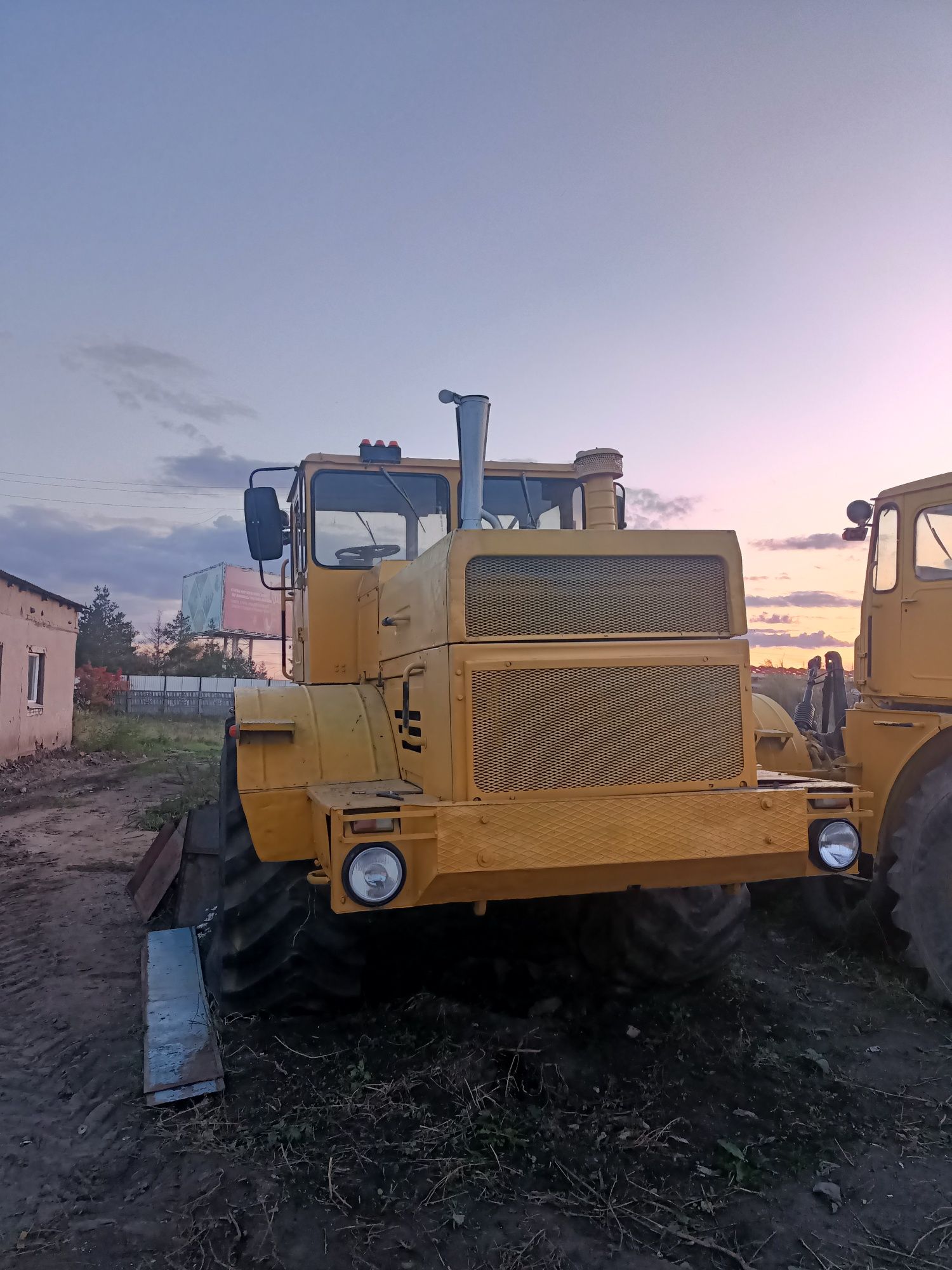 Продам кировцы К700
