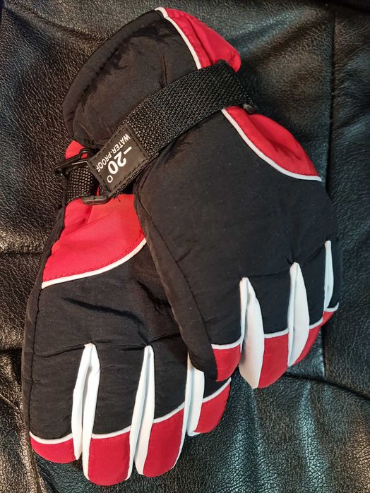 Скиорски ръкавици момче.