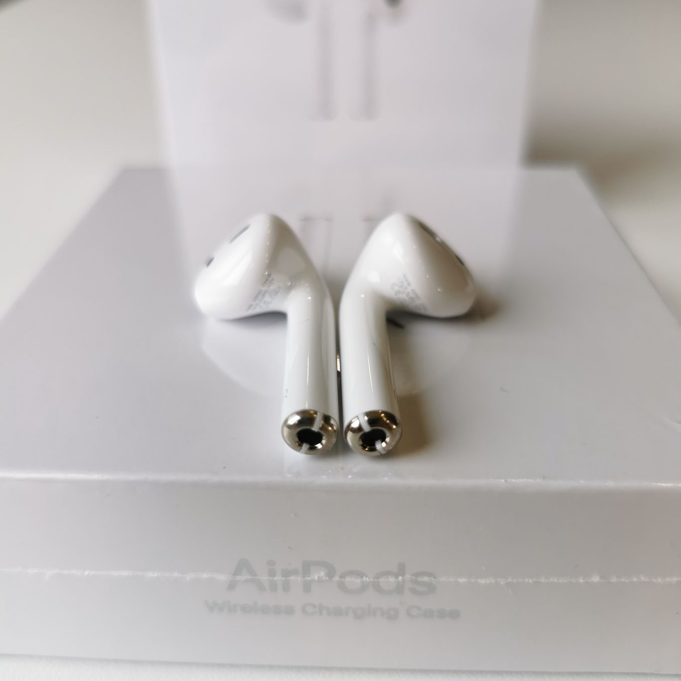 AIRPODS 2 Gen 2 / Generatia 2 / Incarcare Wireless - NOI/SIGILATE