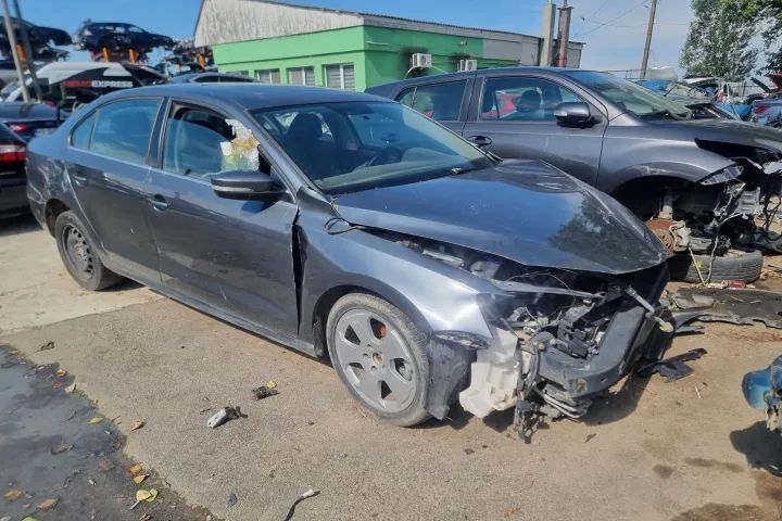 pompa abs servodirectie caseta de directie grile bord ansamblu stergatoare turbina broasca macara geam stanga dreapta fata spate VW Jetta 6 facelift motor 1.4tsi 150cp CZTA  Dezmembrez