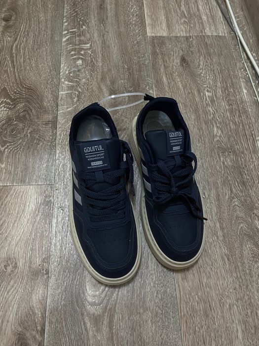 Новые кроссовки, эко кожа