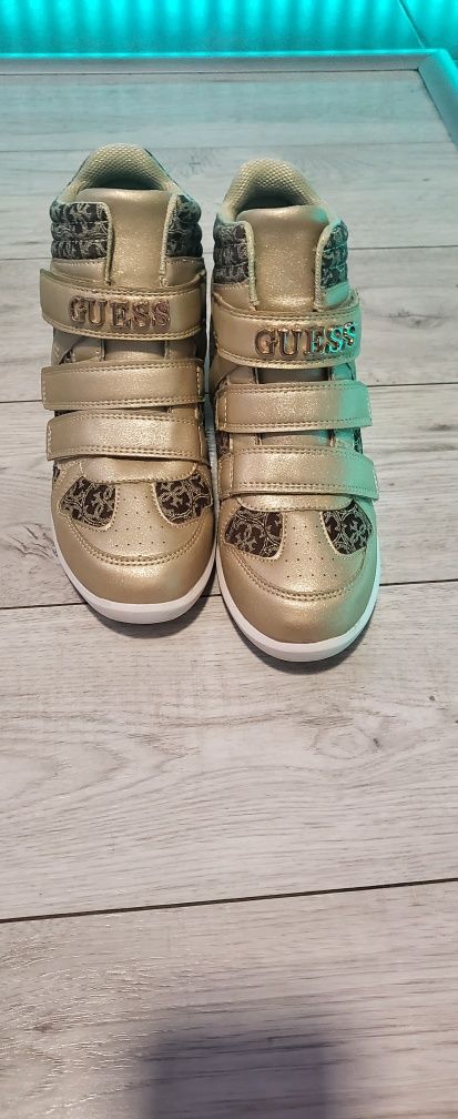 Guess оригинални сникърси