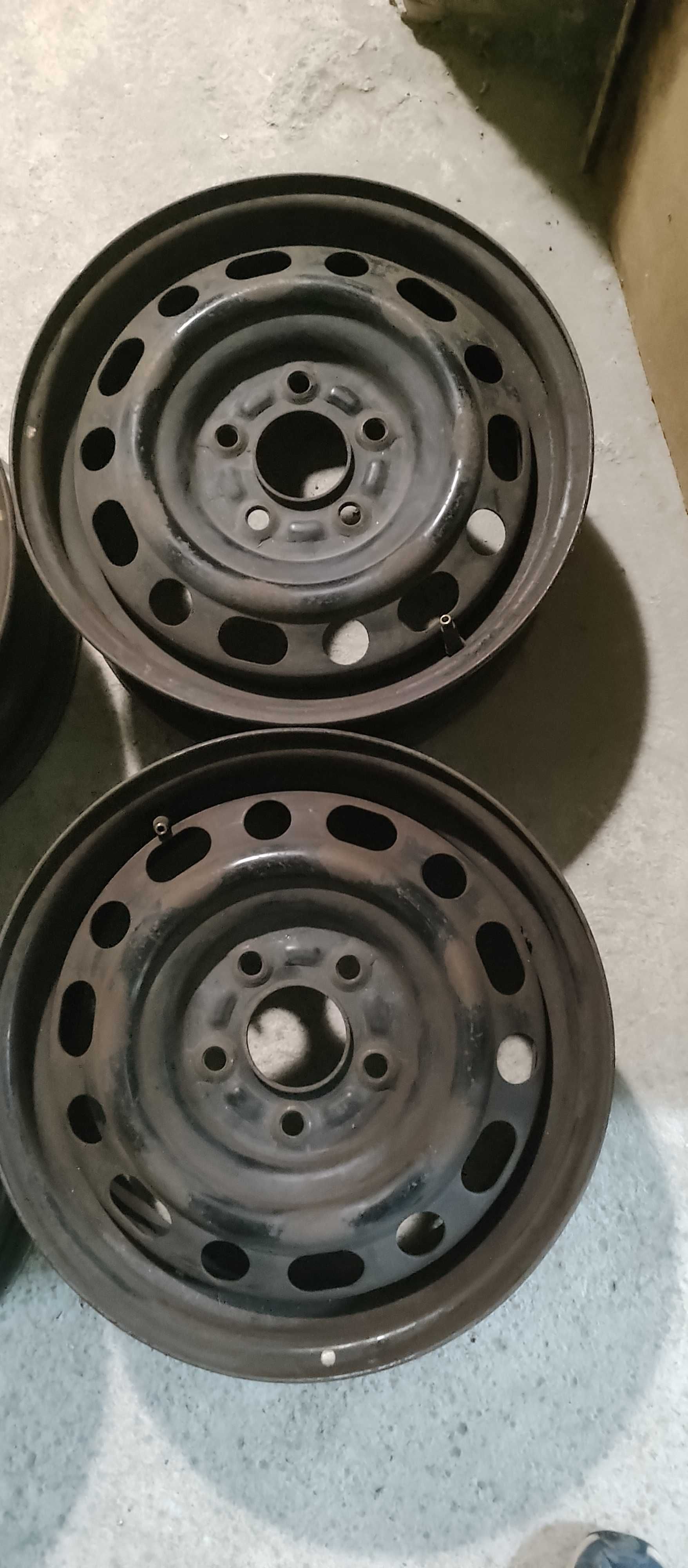 МЕТАЛНИ СТОМАНЕНИ ДЖАНТИ MAZDA 5, 15''+ 20бр. гайки от Мазда 5