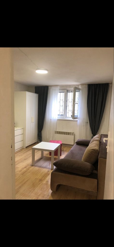Дава се под наем Едностаен апартамент в София, Павлово - 27 кв.м за 265.2 € - Снимка #1